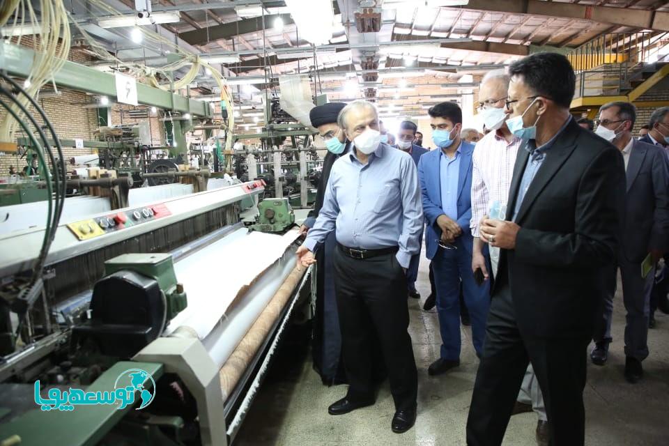 در ادامه سفر وزیر صمت به استان اصفهان انجام شد:
افتتاح راه‌اندازی مجدد شرکت فاستونی اردستان پس از ۶ سال