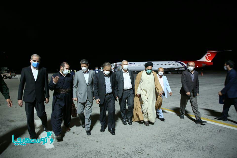 استقبال از رزم حسینی در فرودگاه ارومیه توسط استاندار، نماینده ولی فقیه و نمایندگان مجلس