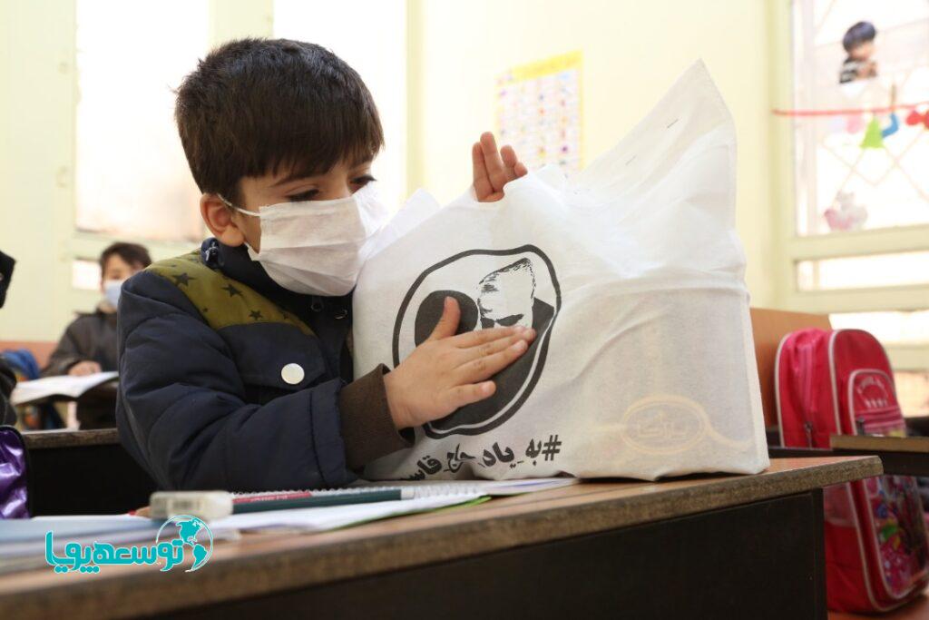توزیع ۲ هزار و ۵۰۰ بسته‌های حمایتی میان‌ نیازمندان و کودکان کار تهرانی