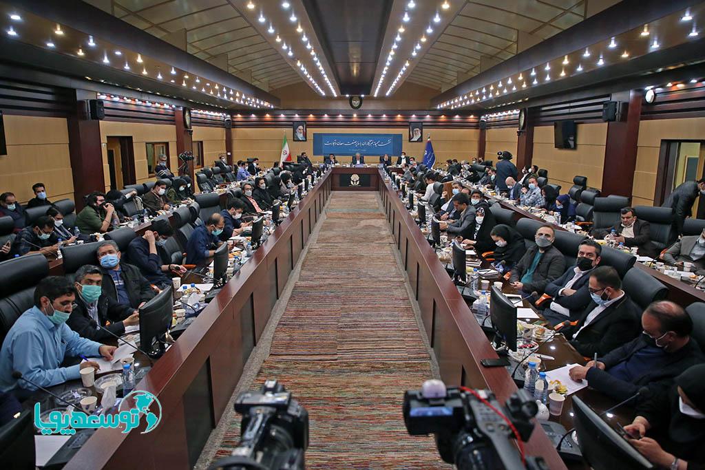نشست صمیمانه وزیر صمت با اصحاب رسانه/ پرسش‌وپاسخ بیش از ۳ ساعته با خبرنگاران رسانه‌های داخلی و خارجی