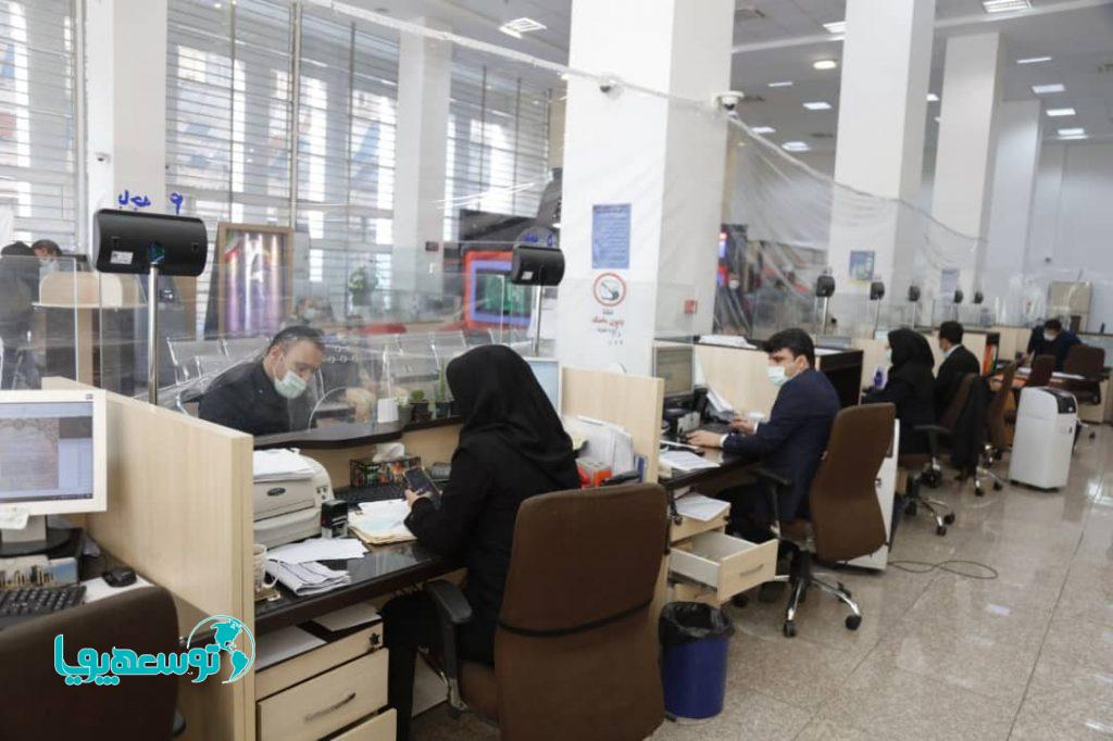 شعب منتخب بانک صادرات ایران جمعه، ۵ فروردین هم دائرند
