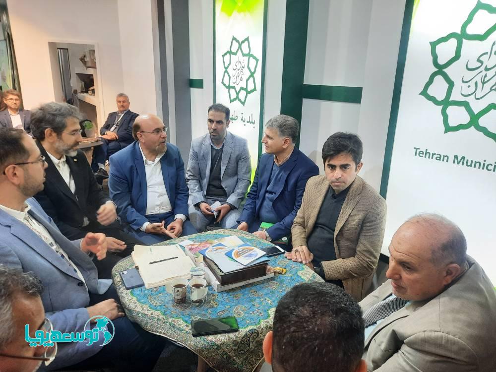 مذاکرات مدیرعامل سازمان حمل و نقل و ترافیک شهرداری تهران با نمایندگان عراق، چین و ترکیه در نمایشگاه نجف