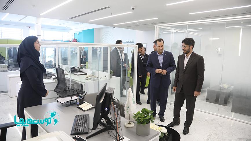 بازدید مدیرعامل از دو شعبه بانک کارآفرین در تهران