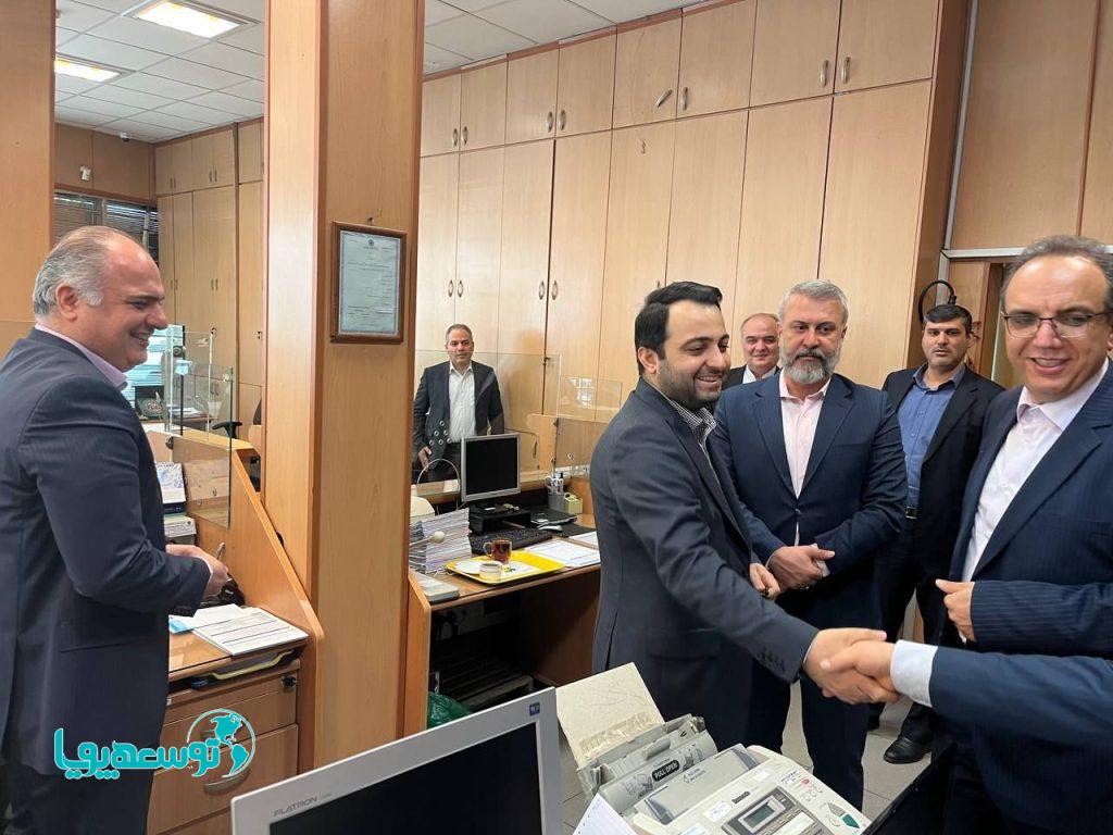 ​بازدید سرزده مدیرعامل بانک صادرات ایران از روند خدمت‌رسانی شعب بانک